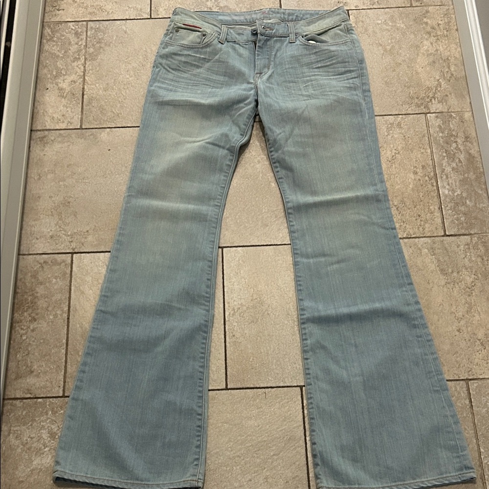 Women's Light Blue Jeans